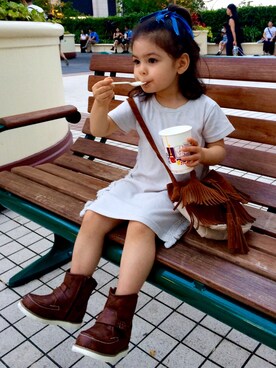 「アイテム（ヘアアクセサリー、ブルー系）」を使った、Miraさん（キッズ・90cm）の秋コーディネート