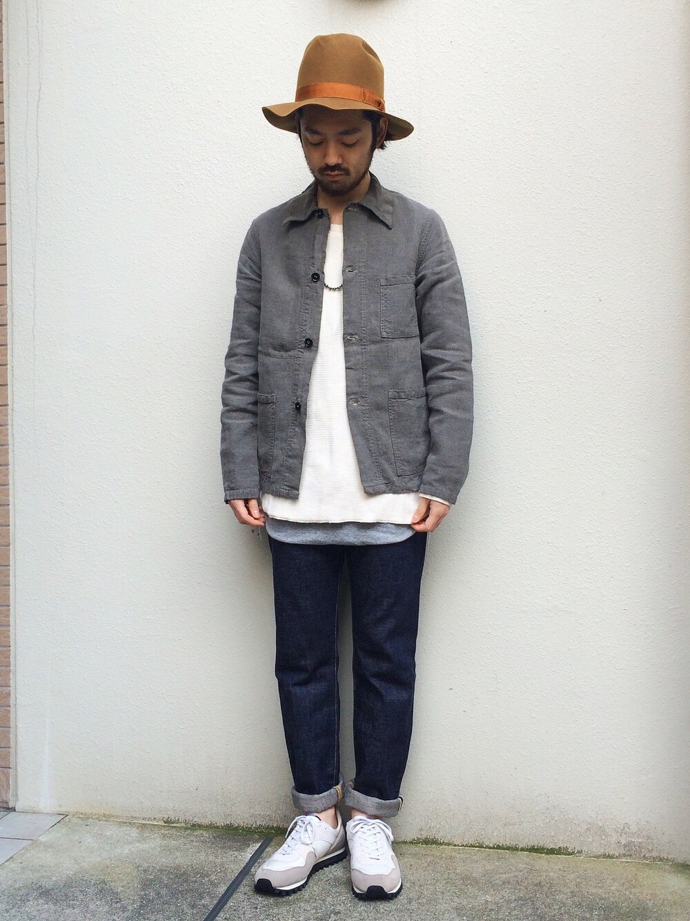 「SPALWART、a vontade、bukht、THE FOURNESS、indian jewelry、スニーカー、春、ハット」｜「bukhtの big waffle crew
（Tシャツ/カットソー、ホワイト系）」を使った、GROOVY-horisakaさん（メンズ・174cm）の春コーディネートの1枚目の写真