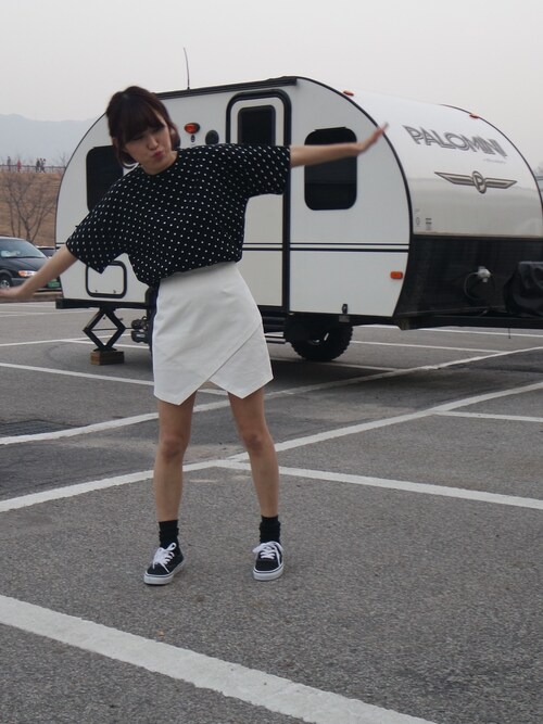 mini使用「Vans（Baskets & Tennis Era Noir）」的時尚穿搭