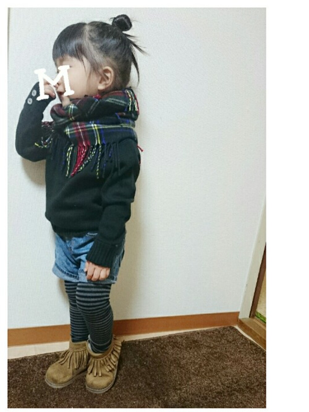 「2歳3ヶ月、西松屋、黒ニット、チェック×ボーダー」｜「西松屋のアイテム（ニット/セーター、ブラック系）」を使った、marionさん（キッズ・90cm）の冬コーディネートの1枚目の写真