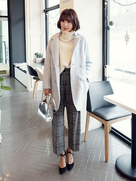 「白タートルネック」｜ディーホリックさん（レディース・166cm）の冬コーディネート