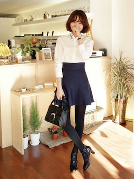 「ネイビー×ホワイト」｜「アイテム（バッグ）」を使った、ディーホリックさん（レディース・166cm）の冬コーディネート