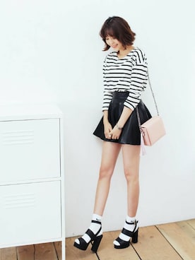 「レザースカート」｜ディーホリックさん（レディース・166cm）の春コーディネート