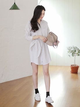 「アイテム（シャツワンピース、ホワイト系）」を使った、ディーホリックさん（レディース・168cm）の春コーディネート