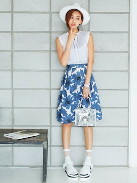 「アイテム（シャツ/ブラウス）」を使った、ディーホリックさん（レディース・166cm）の春コーディネート