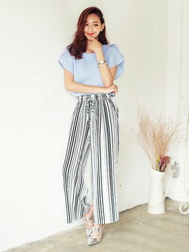 「アイテム（その他シューズ、シルバー系）」を使った、ディーホリックさん（レディース・166cm）の夏コーディネート