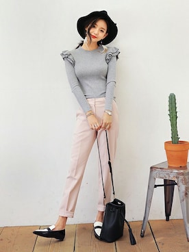 「フリルトップス」｜ディーホリックさん（レディース・166cm）の秋コーディネート