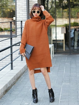 「アイテム（クラッチバッグ、グレー系）」を使った、ディーホリックさん（レディース・166cm）の秋コーディネート