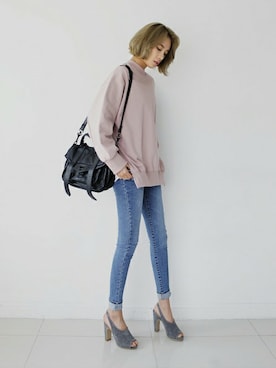 「アイテム（スウェット、ピンク系）」を使った、ディーホリックさん（レディース・165cm）の冬コーディネート