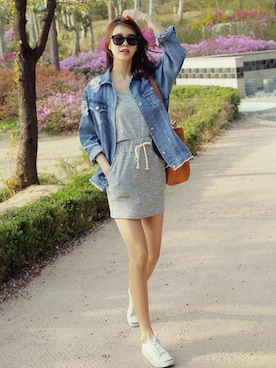 「アイテム（タンクトップ、グレー系）」を使った、ディーホリックさん（レディース・165cm）の春コーディネート