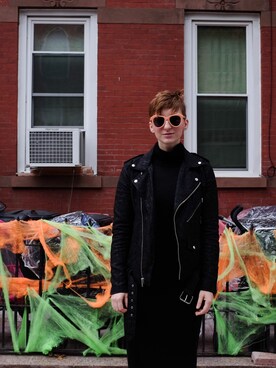 「BLK DNM（ブラックデニム）のアイテム（その他アウター）」を使った、Jacki Huntingtonさん（レディース・173cm）の秋コーディネート