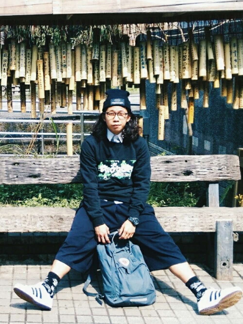 「black、Reebokclassic、reebok、Taiwan、日本、STYLE、japanese」｜「Adidas originalのアイテム（スニーカー、ホワイト系）」を使った、Locco Kevinさん（メンズ・175cm）の春コーディネートの1枚目の写真