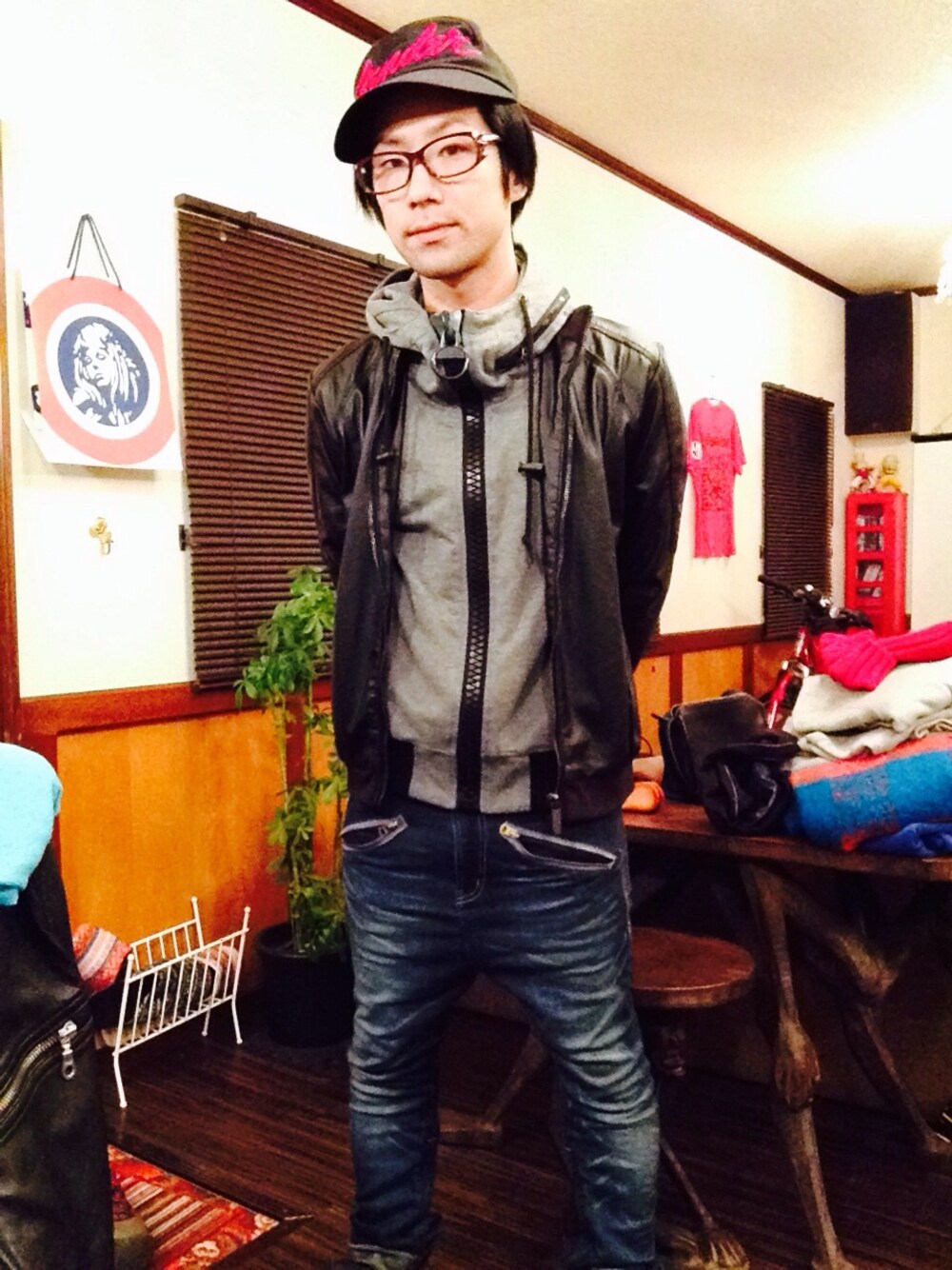 「rock」｜「LAD MUSICIANのフェンダーの赤ロゴ★（キャップ、ブラック系）」を使った、tajiさん（メンズ・165cm）の冬コーディネートの1枚目の写真