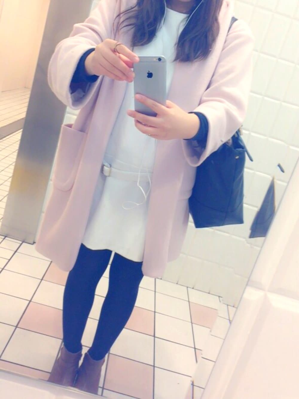 「FOREVER 21のアイテム（ワンピース、ホワイト系）」を使った、shellymayさん（レディース・162cm）の秋コーディネートの1枚目の写真