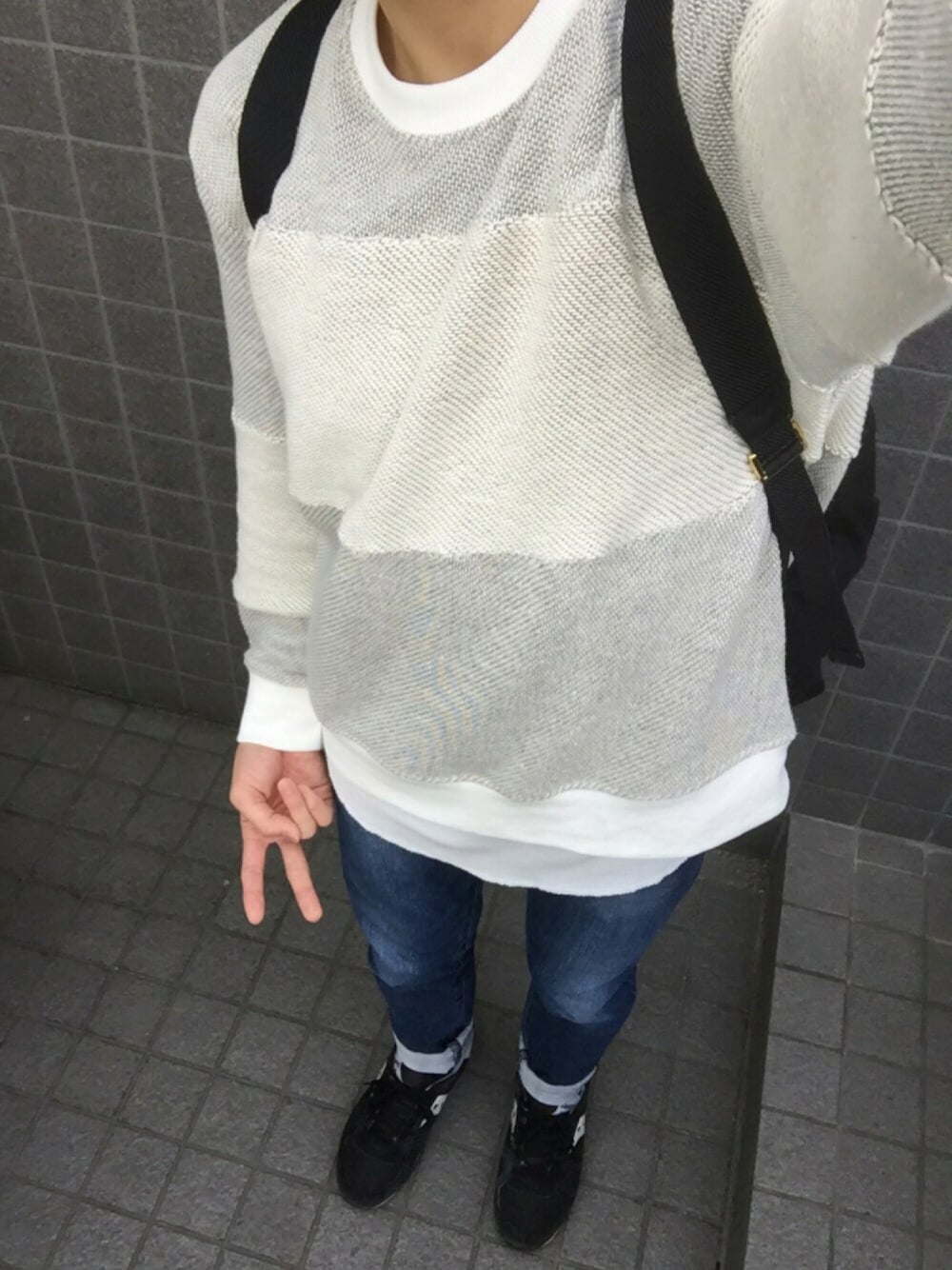 「顔でかい、シンプル、ＧＷ、はるコーデ」｜「WHO'S WHO galleryのアイテム（スウェット、ホワイト系）」を使った、ろんさん（メンズ・168cm）の春コーディネートの1枚目の写真