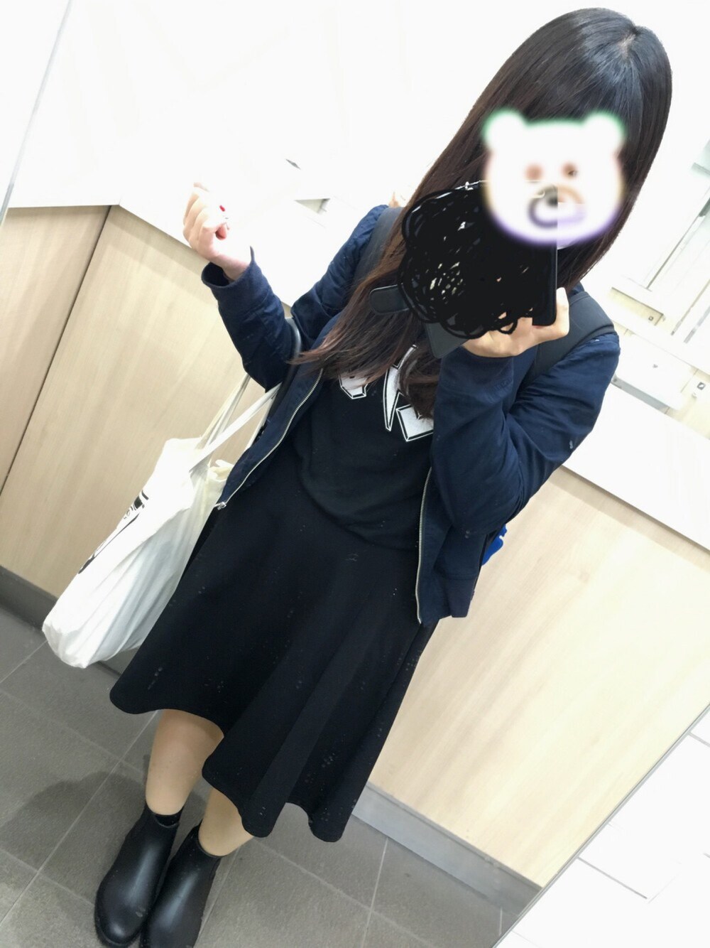「雨の日コーデ、手抜き」｜「GUのアイテム（スカート、ブラック系）」を使った、R♡さん（レディース・151cm）の秋コーディネートの1枚目の写真