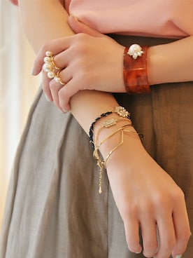 「アイテム（リング、ホワイト系）」を使った、JEWEL ADDICT STAFFさん（レディース・165cm）の春コーディネート