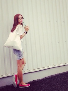 「Ungrid（アングリッド）のアイテム（Tシャツ/カットソー、ホワイト系）」を使った、片山夏実さん（レディース・158cm）の冬コーディネート