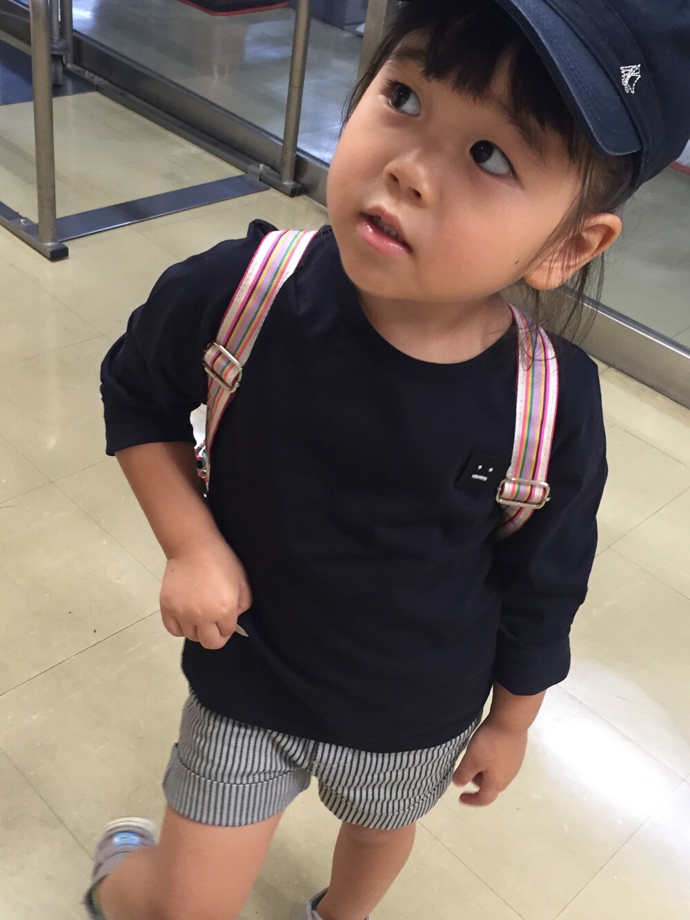 「3歳、おんなのこ、アクネ、子供服、BONTON、ショートパンツ」｜「Acne Studiosのアイテム（Tシャツ/カットソー、ブラック系）」を使った、ri_______*さん（キッズ・90cm）の秋コーディネートの1枚目の写真