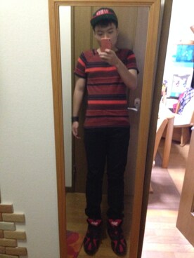 「H&M（エイチ・アンド・エム）のアイテム（Tシャツ/カットソー、レッド系）」を使った、nozomuさん（メンズ・170cm）の秋コーディネート