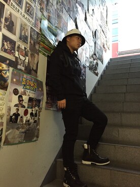 「Supreme （シュプリーム）のアイテム（パーカー、ブラック系）」を使った、nozomuさん（メンズ・170cm）の秋コーディネート