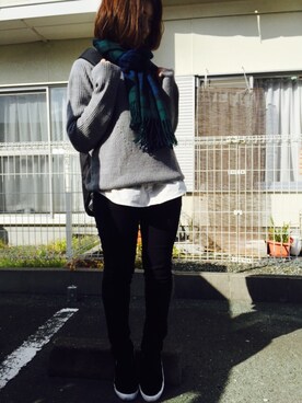 「GU（ジーユー）のアイテム（ニット/セーター、グレー系）」を使った、hibikiさん（レディース・153cm）の冬コーディネート