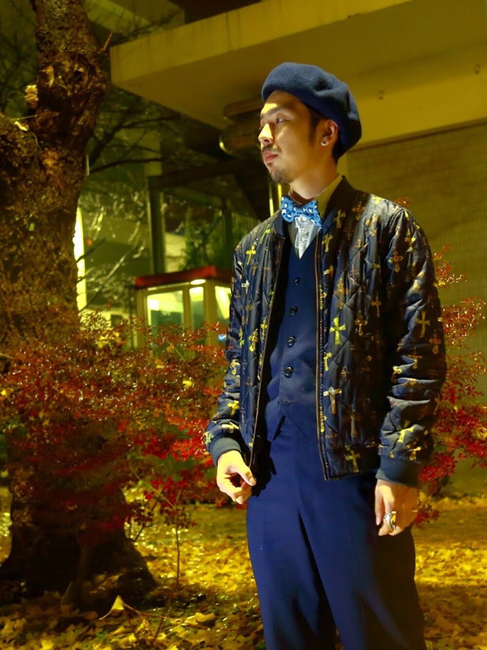 「セットアップ、THE STYLIST JAPAN、supreme、uniform experiment、NIKE」｜「The Stylist Japanのアイテム（その他パンツ、ブルー系）」を使った、Ryuji Tanakaさん（メンズ・175cm）の冬コーディネートの1枚目の写真