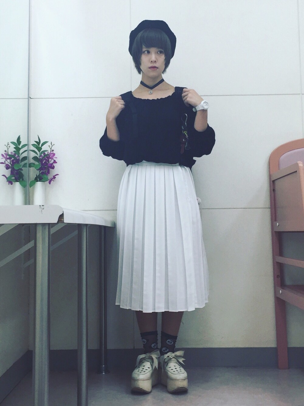 「スカート、カジュアル、秋のコーデ、モノトーン、Vivienne Westwood、candystripper、TOKYOBOPPER、RETRO GIRL」｜「GUのアイテム（スカート、ホワイト系）」を使った、もいもいさん（レディース・158cm）の秋コーディネートの1枚目の写真