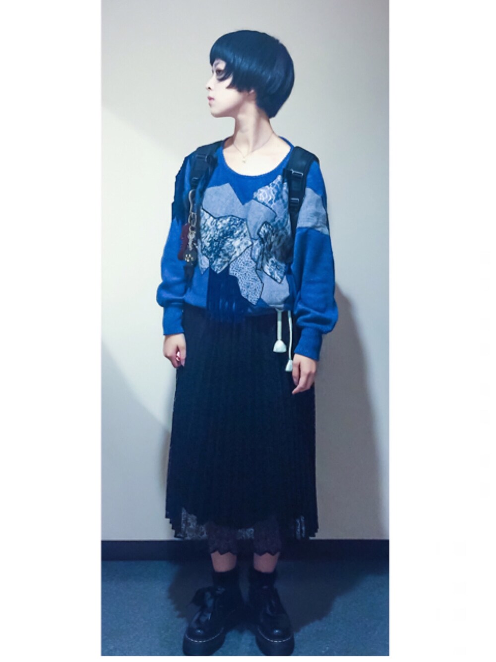 「古着、Dr.Martens、GU、ne-net、青、ショートカット、 にゃー」｜「Tinyのアイテム（ニット/セーター、ブルー系）」を使った、もいもいさん（レディース・158cm）の秋コーディネートの1枚目の写真