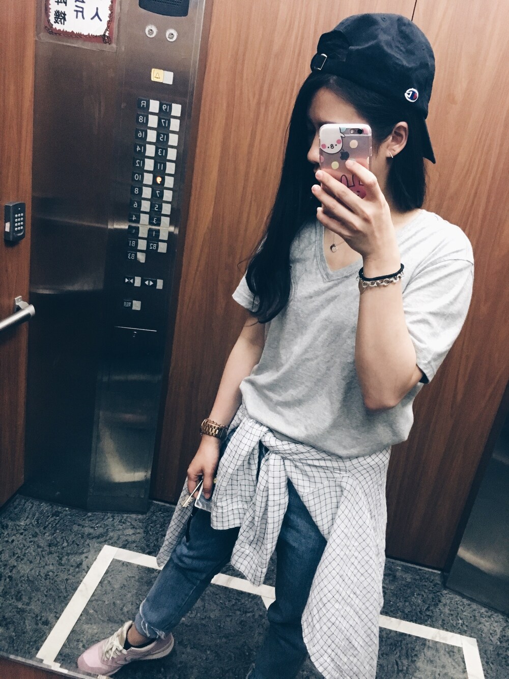 「Champion、taiwangirl、street、simple、gray、black、ootd、outfit、blue、summer」｜「Championのアイテム（帽子、ブラック系）」を使った、Chennie Chang🌺さん（レディース・158cm）の春コーディネートの1枚目の写真