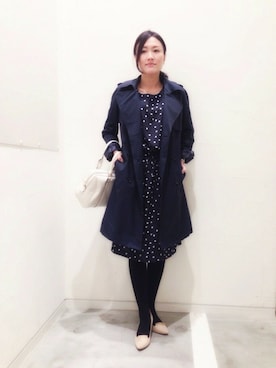 「ネイビー×ホワイト」｜「アイテム（トレンチコート）」を使った、BANNAIさん（レディース・158cm）の冬コーディネート