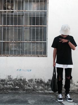 「CLOT（クロット）のアイテム（Tシャツ/カットソー）」を使った、▪️林庭▫️さん（メンズ・166cm）の秋コーディネート