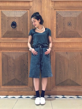 「アイテム（バングル/リストバンド）」を使った、中川遥さん（レディース・158cm・20代）の夏コーディネート