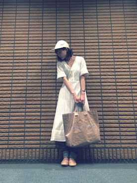 「アイテム（バレエシューズ）」を使った、中川遥さん（レディース・158cm・20代）の秋コーディネート