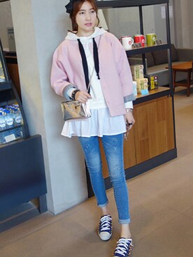 「アイテム（ノーカラージャケット、ピンク系）」を使った、Miamasvinさん（レディース・161cm）の冬コーディネート