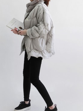 「アイテム（ノーカラージャケット、グレー系）」を使った、Miamasvinさん（レディース・161cm）の冬コーディネート