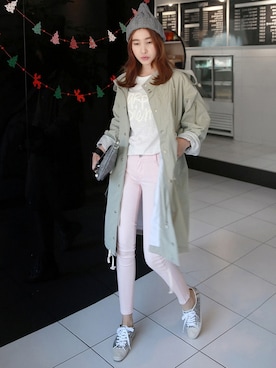 「アイテム（トレンチコート）」を使った、Miamasvinさん（レディース・161cm）の冬コーディネート