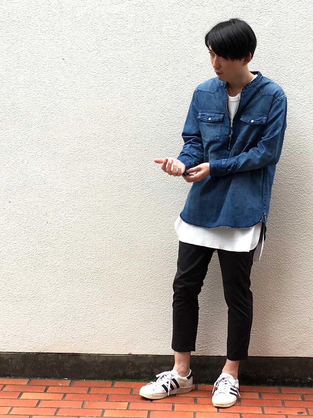 STAFF HASHIMOTOさんの「SHAVING DENIM BAND/C ZIP UP SHIRTS　L/S:シェーヴィングデニム バンドカラー ジップアップシャツ（Magine）」を使ったコーディネート