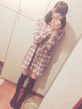 「アイテム（シャツワンピース、レッド系）」を使った、淡雪とわさん（レディース・168cm）の冬コーディネート