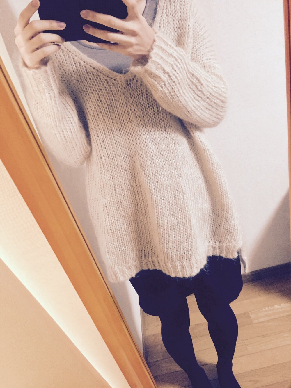 「KBFのアイテム（ニット/セーター、ホワイト系）」を使った、ちーさん（レディース・165cm）の冬コーディネートの1枚目の写真