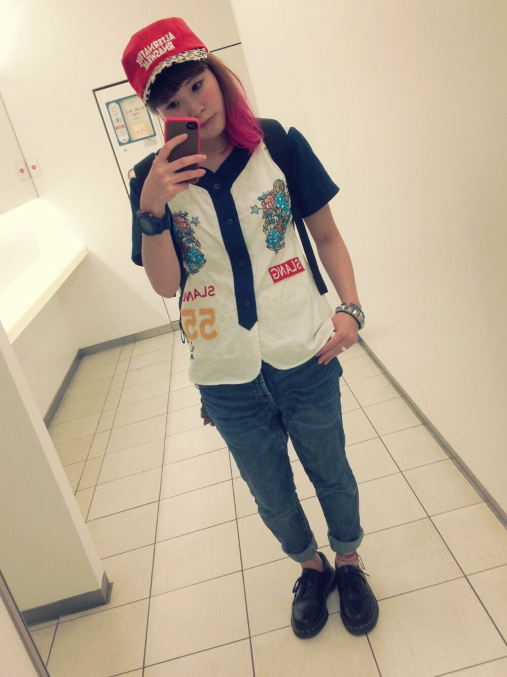 「RNA、赤、キャップ、Dr.Martens、NIXON、ボーイッシュ」｜「RNAのアイテム（キャップ、レッド系）」を使った、nanamiさん（メンズ・152cm）の夏コーディネートの1枚目の写真