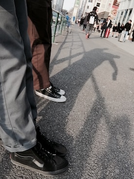 「VANS（バンズ）のアイテム（スニーカー、ブラック系）」を使った、m.@さん（メンズ・180cm）の春コーディネート