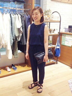 「SHIPS for women」｜「アイテム（サロペット/オーバーオール）」を使った、渡辺さん（レディース・158cm）の春コーディネート