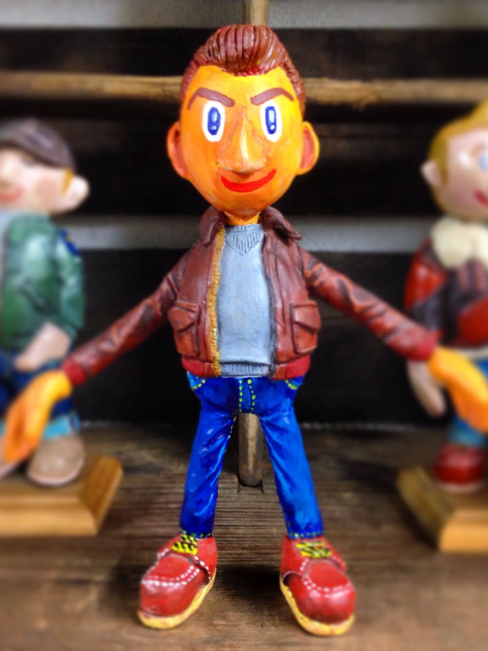「TOYS McCOYのAー２（ミリタリージャケット、ブラウン系）」を使った、坪井秀樹さん（メンズ・174cm）の春コーディネートの1枚目の写真