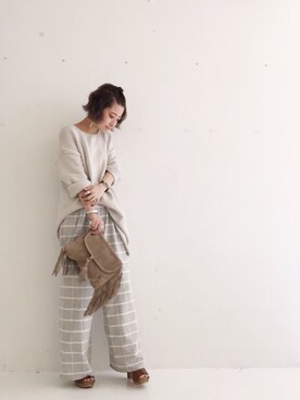 「アイテム（クラッチバッグ）」を使った、MIZUKI AMANOさん（レディース・158cm）の春コーディネート