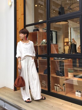 「アイテム（クラッチバッグ）」を使った、MIZUKI AMANOさん（レディース・158cm）の夏コーディネート