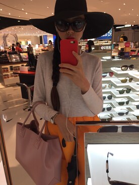 「REISS（リース）のアイテム」を使った、Lily Chuさん（レディース・174cm）の夏コーディネート