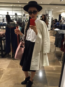 「COS（コス）のアイテム（その他アウター）」を使った、Lily Chuさん（レディース・174cm）の秋コーディネート