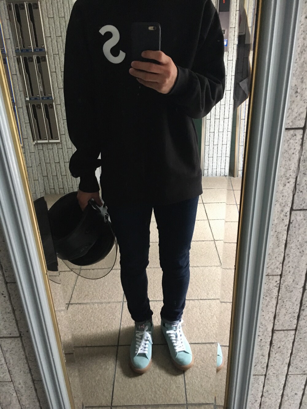 「秋コーデ、#supreme、nike sb 」｜「Supreme のアイテム（スニーカー、ブルー系）」を使った、SOUTA TSUJIさん（メンズ・175cm）の秋コーディネートの1枚目の写真
