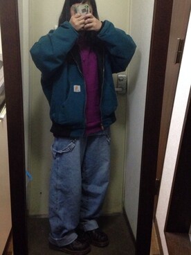 「Carhartt（カーハート）のアイテム（マウンテンパーカー、ブルー系）」を使った、むらあさん（レディース）の冬コーディネート